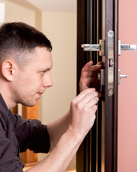 : Professional Locksmith For Commercial And Residential Locksmith Services in Santa Fe Springs, CA