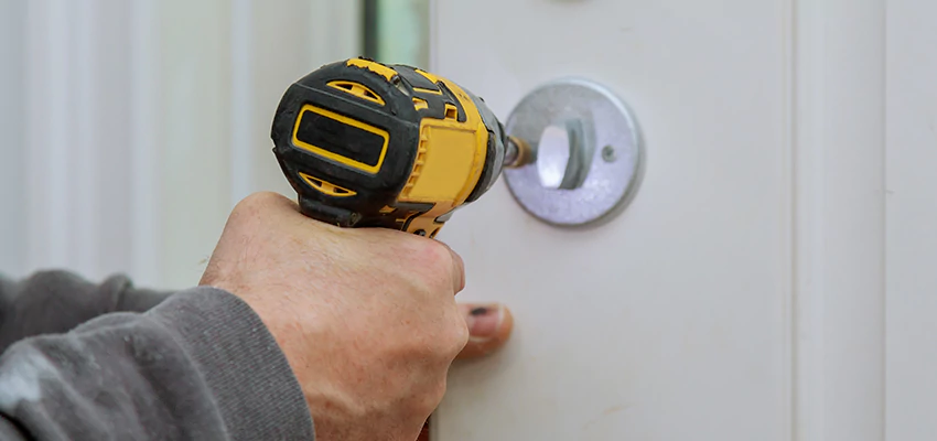 Street Locksmith For Smart Lock Repair in Santa Fe Springs, CA
