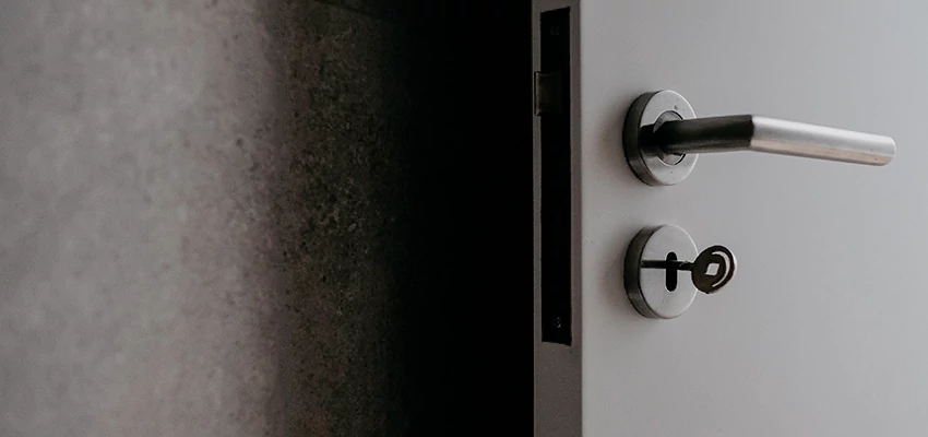 Front Door Handle Repair And Installation in Santa Fe Springs, CA